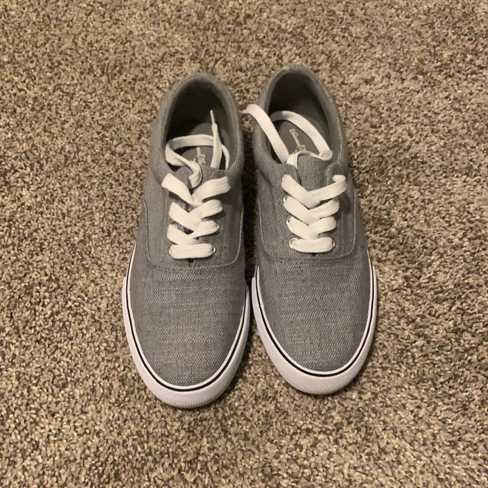 Gray Universal Threads Shoes. Size 7. Never worn.